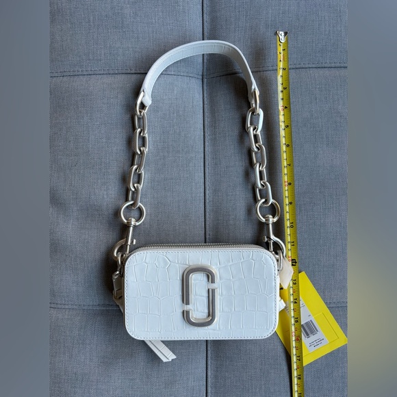Marc Jacobs Croc-Embossed White Leather Snapshot Shoulder Bag SS24 - Picture 9 of 9